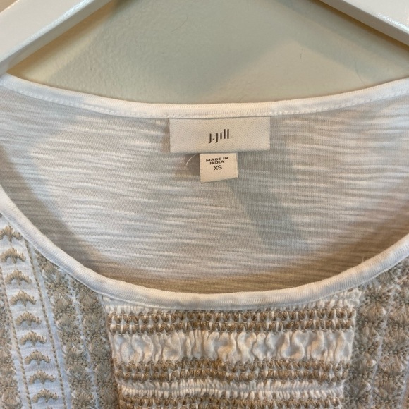 J.Jill Smocked Embroidered White Tan Slub Knit Tunic Top Short Sleeve Cotton XS - Picture 2 of 5